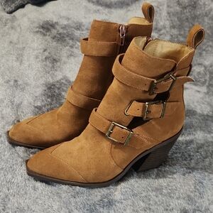 Crown Vintage Women's Tan Suede Buckle Western Ankle Boots